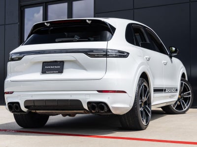 2023 Porsche Cayenne Platinum Edition