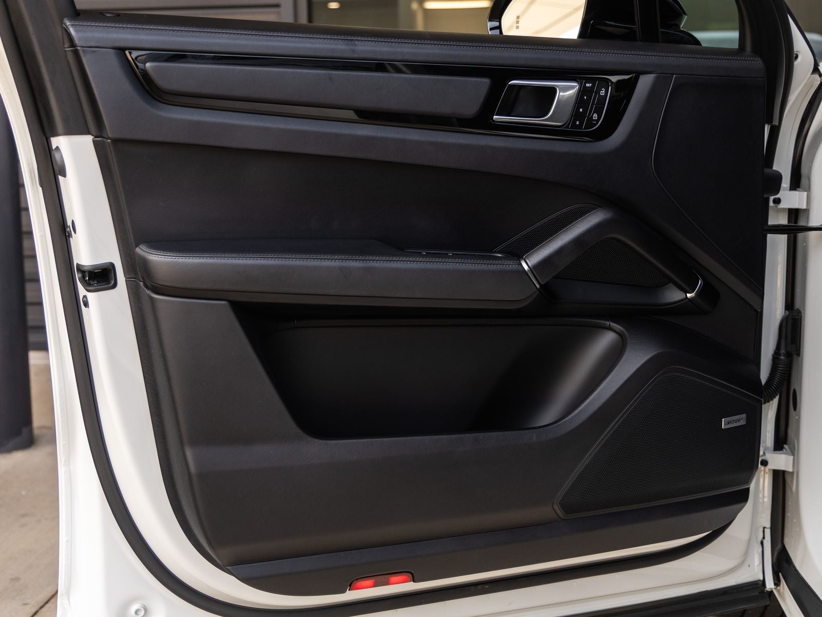 2023 Porsche Cayenne Platinum Edition