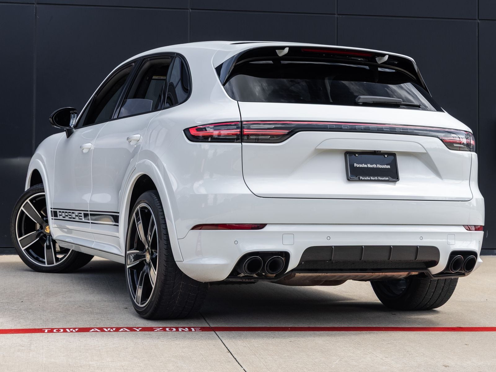 2023 Porsche Cayenne Platinum Edition