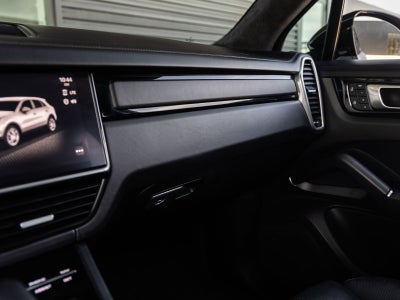2023 Porsche Cayenne Platinum Edition