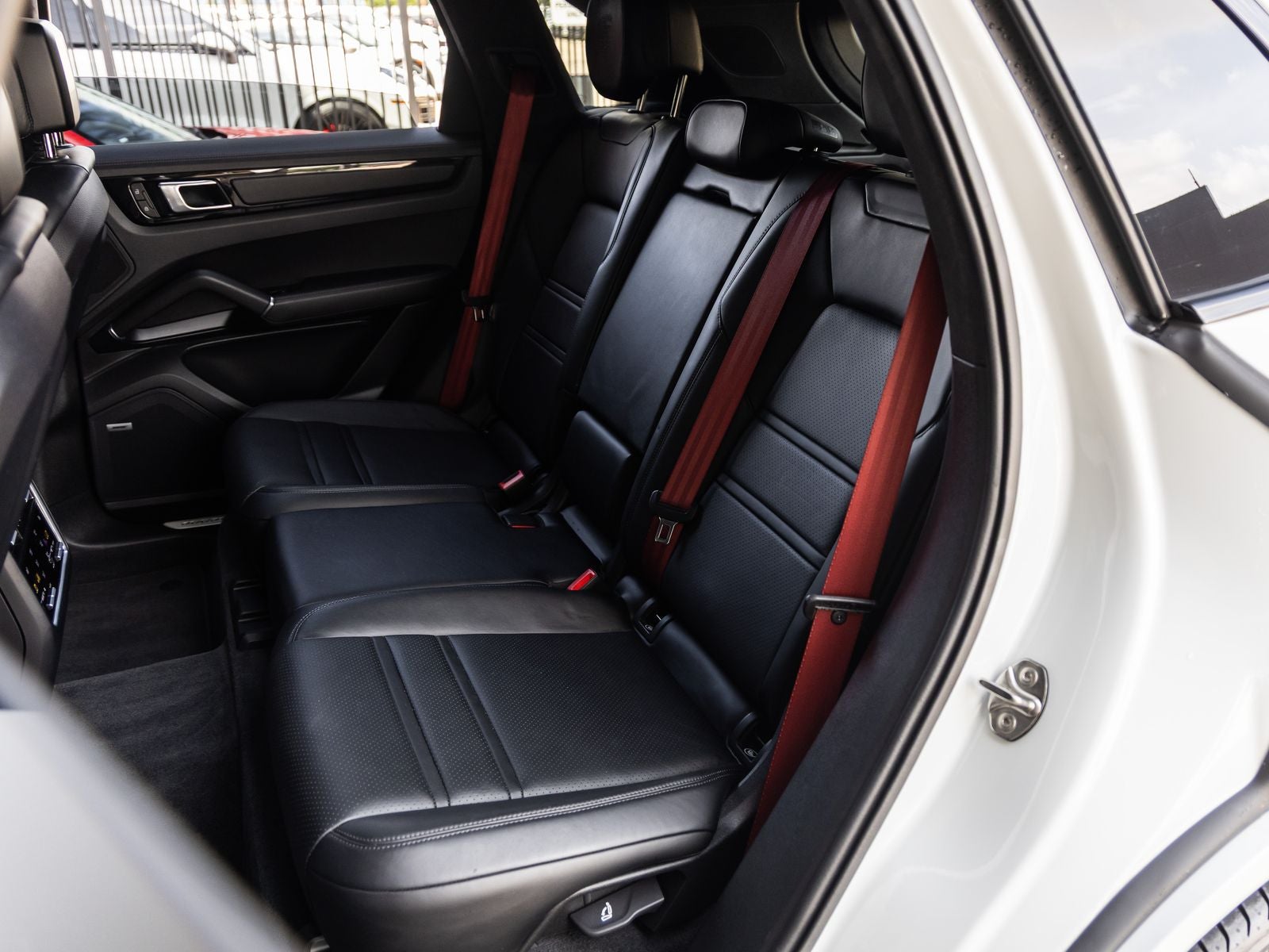 2023 Porsche Cayenne Platinum Edition