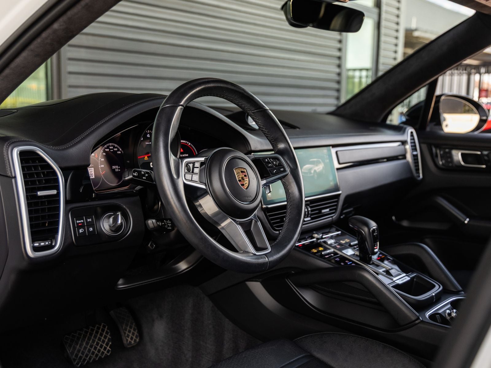 2023 Porsche Cayenne Platinum Edition
