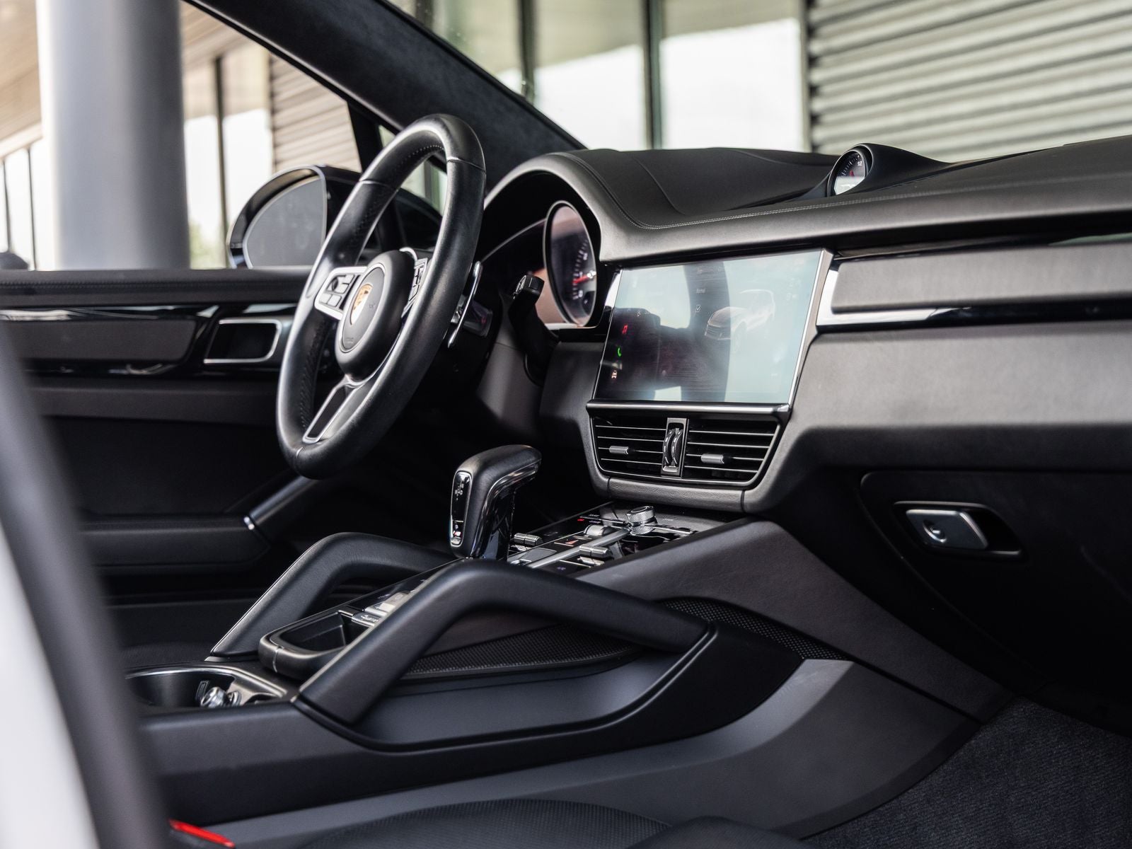 2023 Porsche Cayenne Platinum Edition
