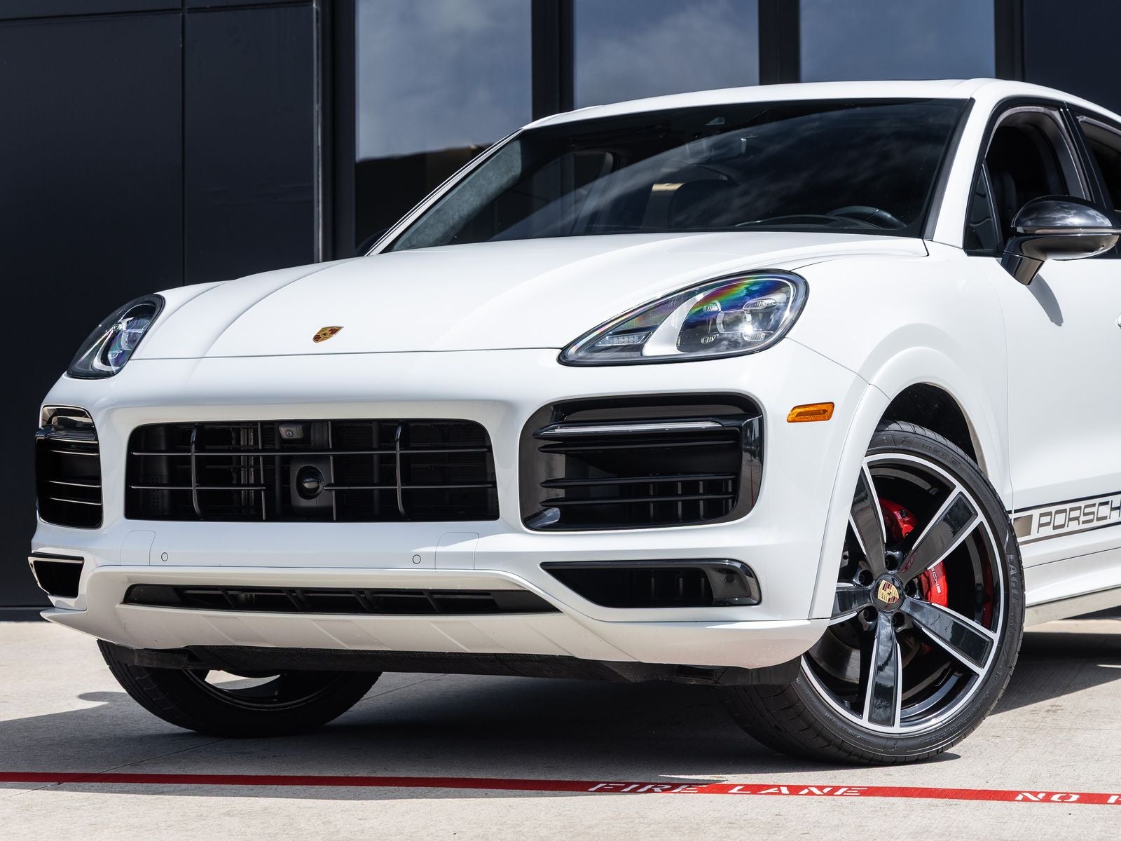 2023 Porsche Cayenne Platinum Edition