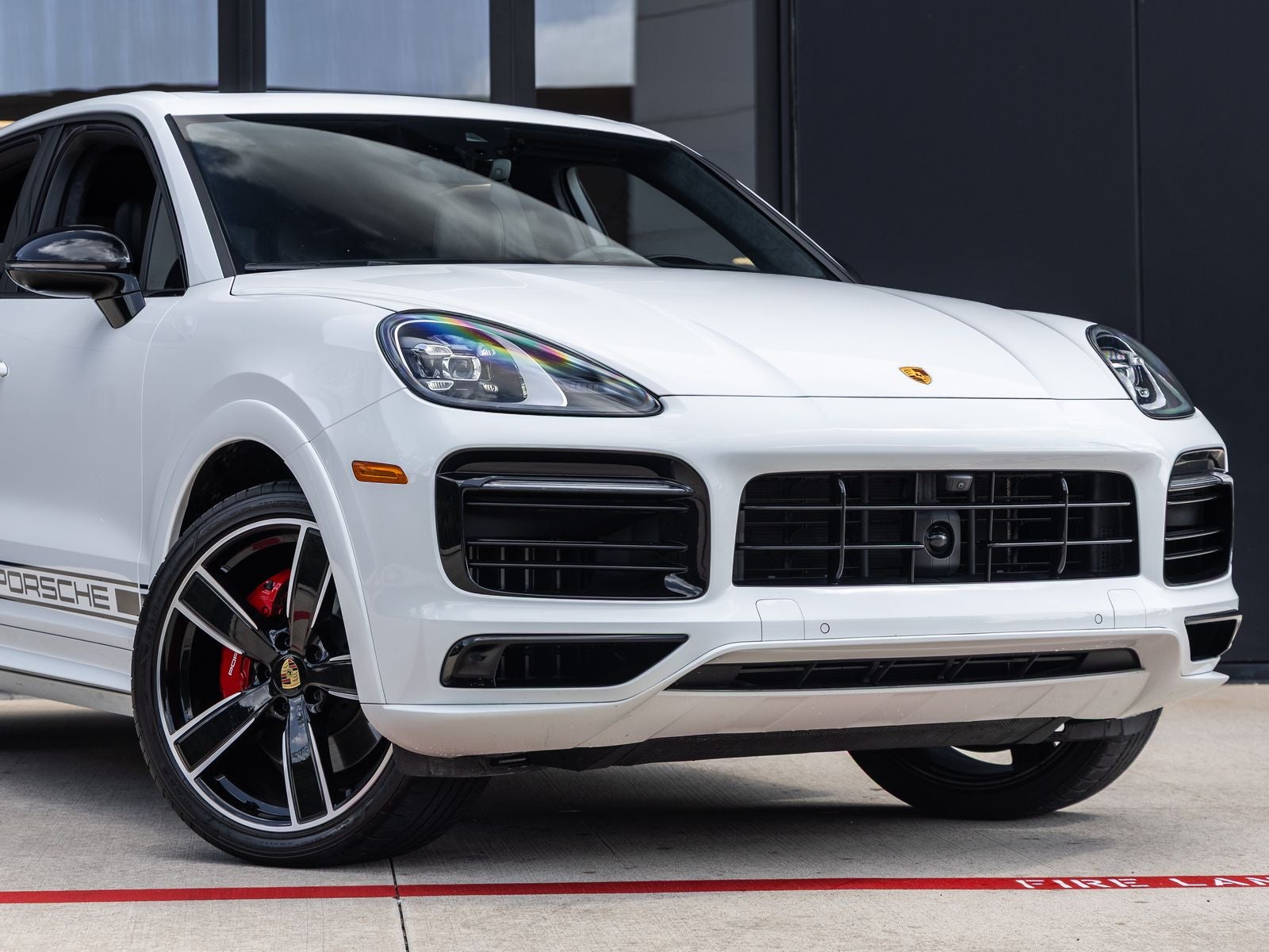 2023 Porsche Cayenne Platinum Edition