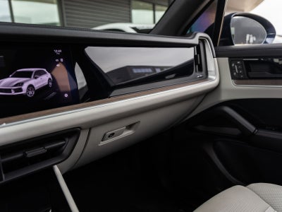 2024 Porsche Cayenne AWD