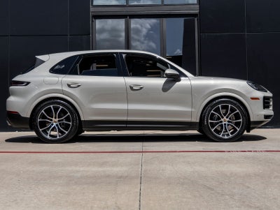 2024 Porsche Cayenne Base