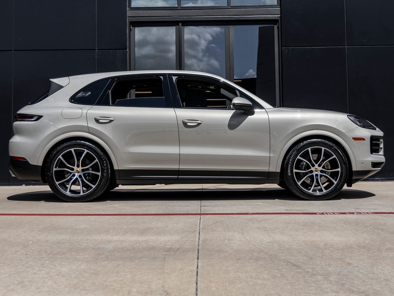 2024 Porsche Cayenne Base