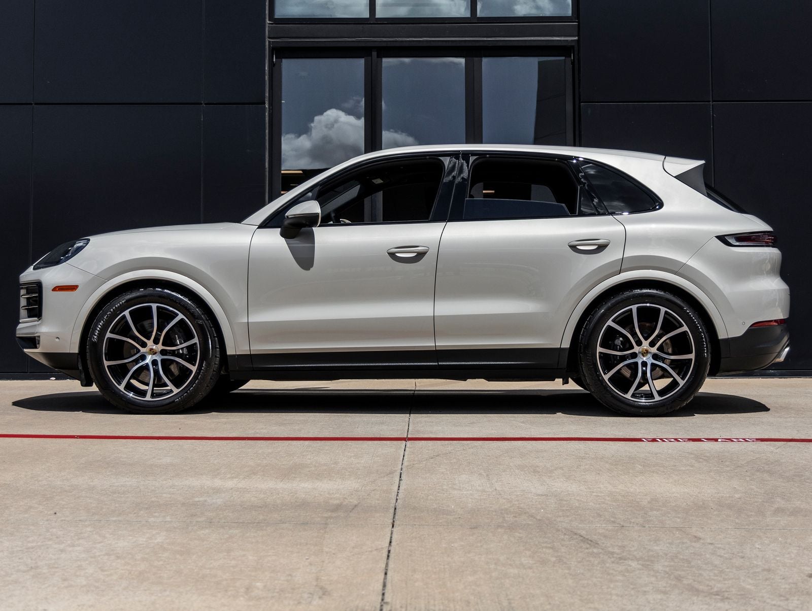 2024 Porsche Cayenne Base