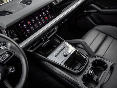 2024 Porsche Cayenne Base