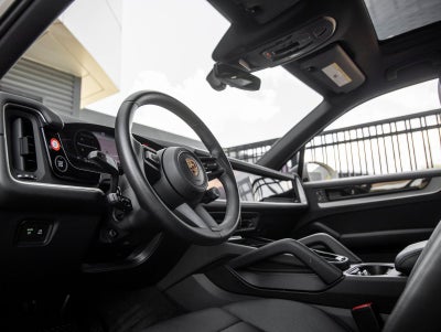 2024 Porsche Cayenne Base