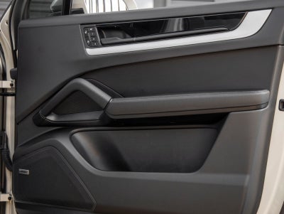 2024 Porsche Cayenne Base