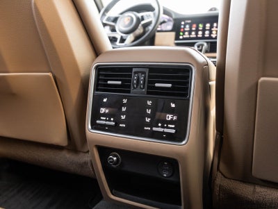 2023 Porsche Cayenne Platinum Edition