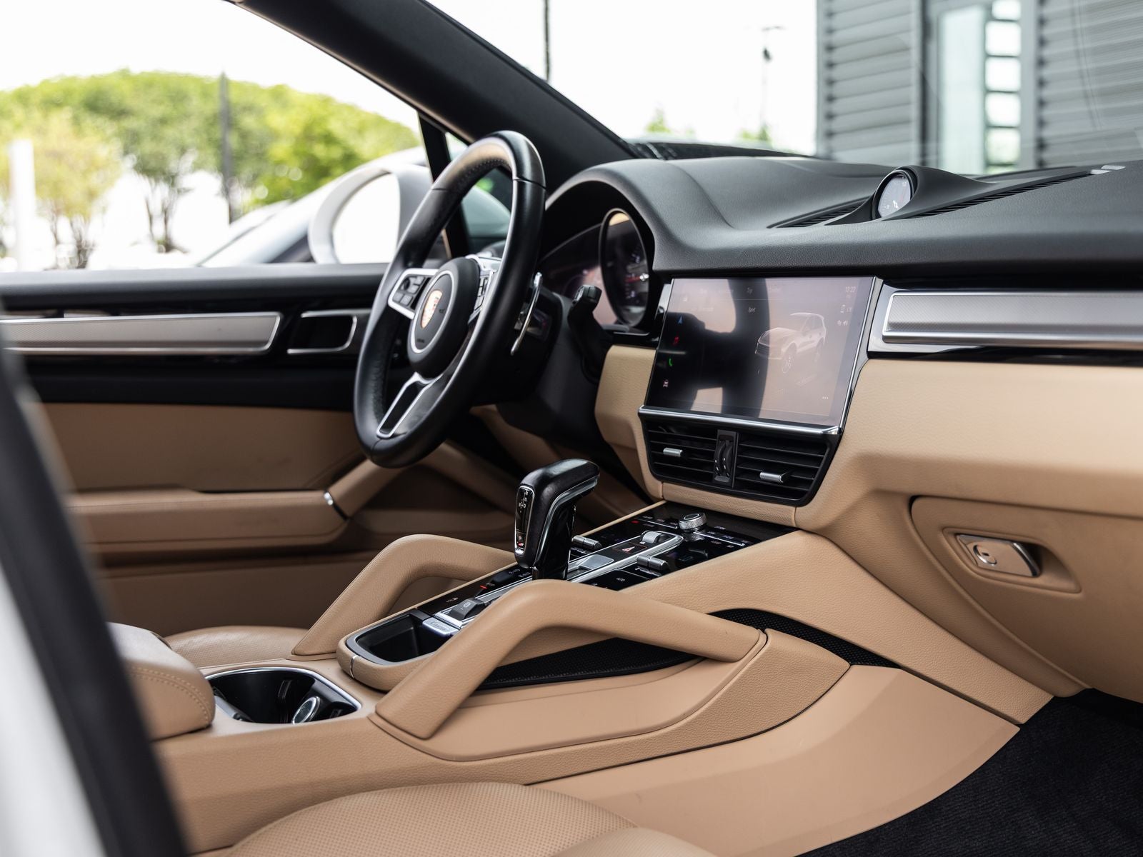 2023 Porsche Cayenne Platinum Edition