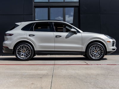 2023 Porsche Cayenne Base