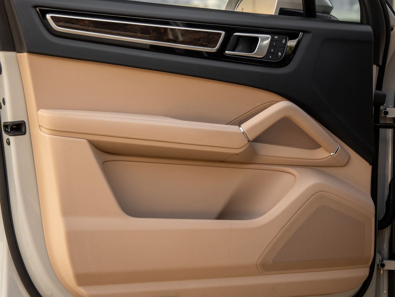 2023 Porsche Cayenne Base
