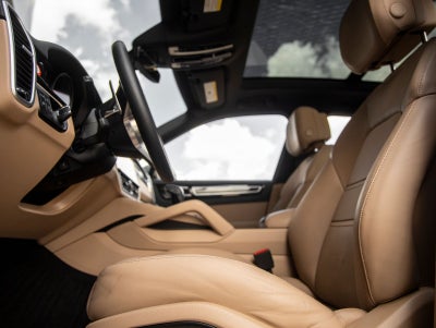 2023 Porsche Cayenne Base