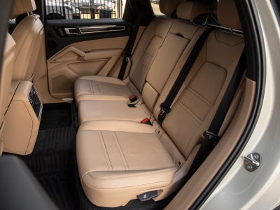 2023 Porsche Cayenne Base