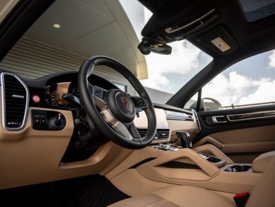 2023 Porsche Cayenne Base