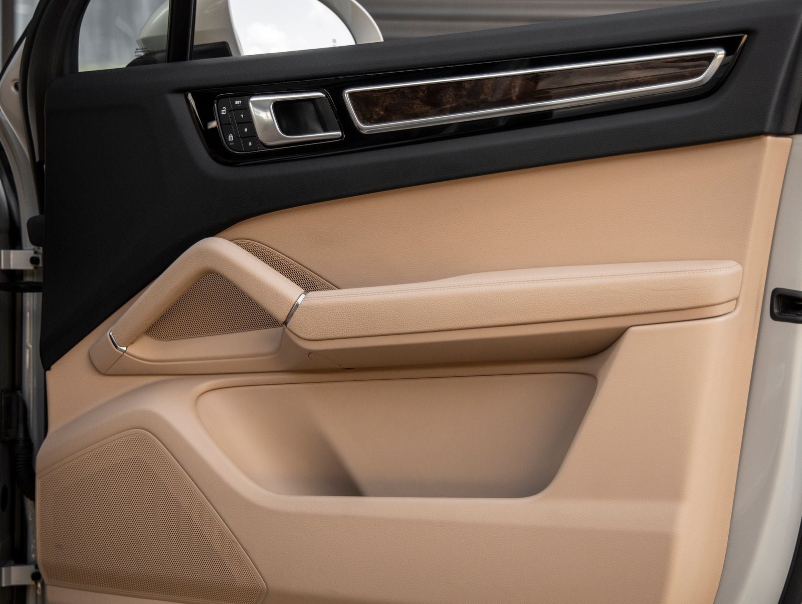 2023 Porsche Cayenne Base