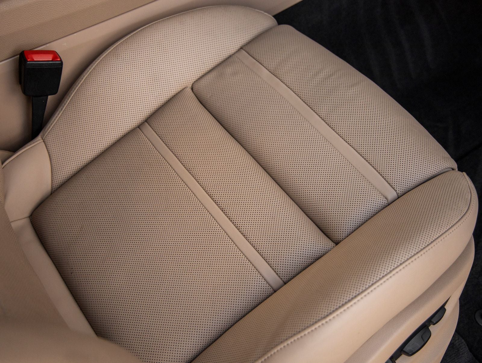 2023 Porsche Cayenne Base