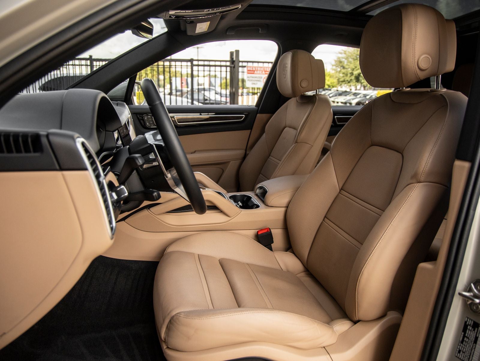 2023 Porsche Cayenne Base