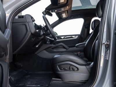 2026 Porsche Cayenne AWD