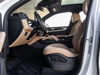 2026 Porsche Cayenne AWD