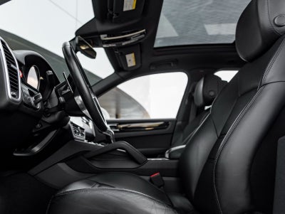 2023 Porsche Cayenne Base