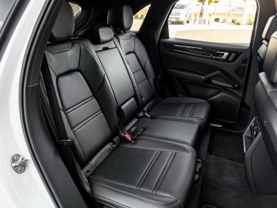 2023 Porsche Cayenne Base