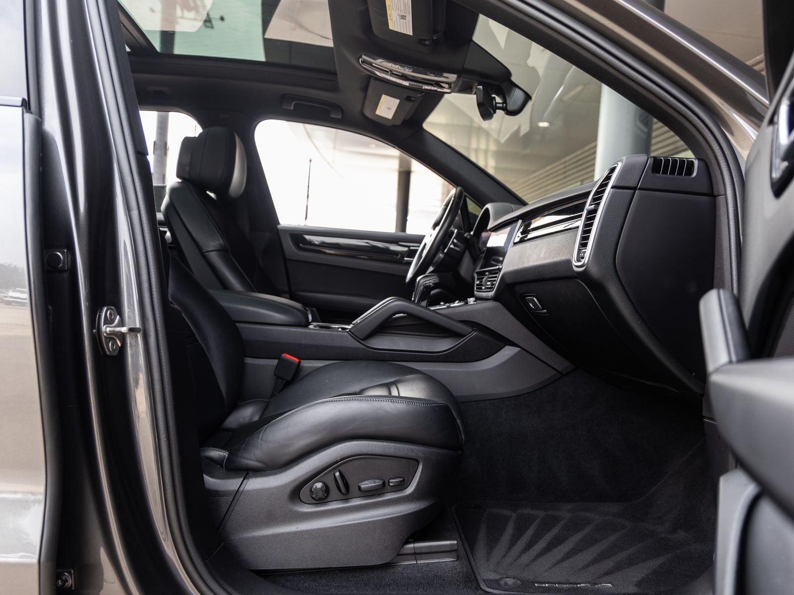 2022 Porsche Cayenne AWD