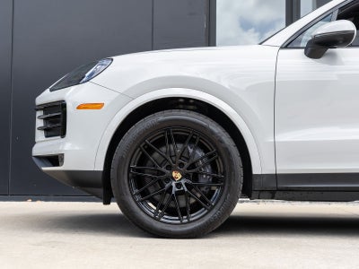 2024 Porsche Cayenne AWD