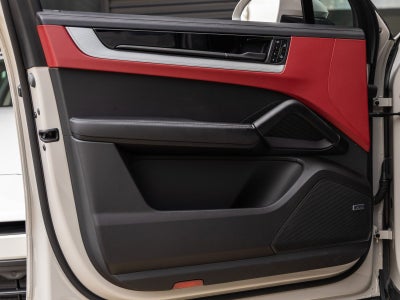 2024 Porsche Cayenne AWD