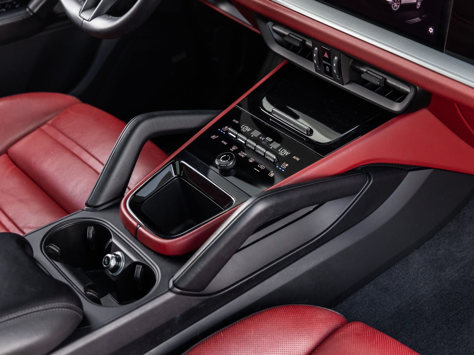 2024 Porsche Cayenne AWD