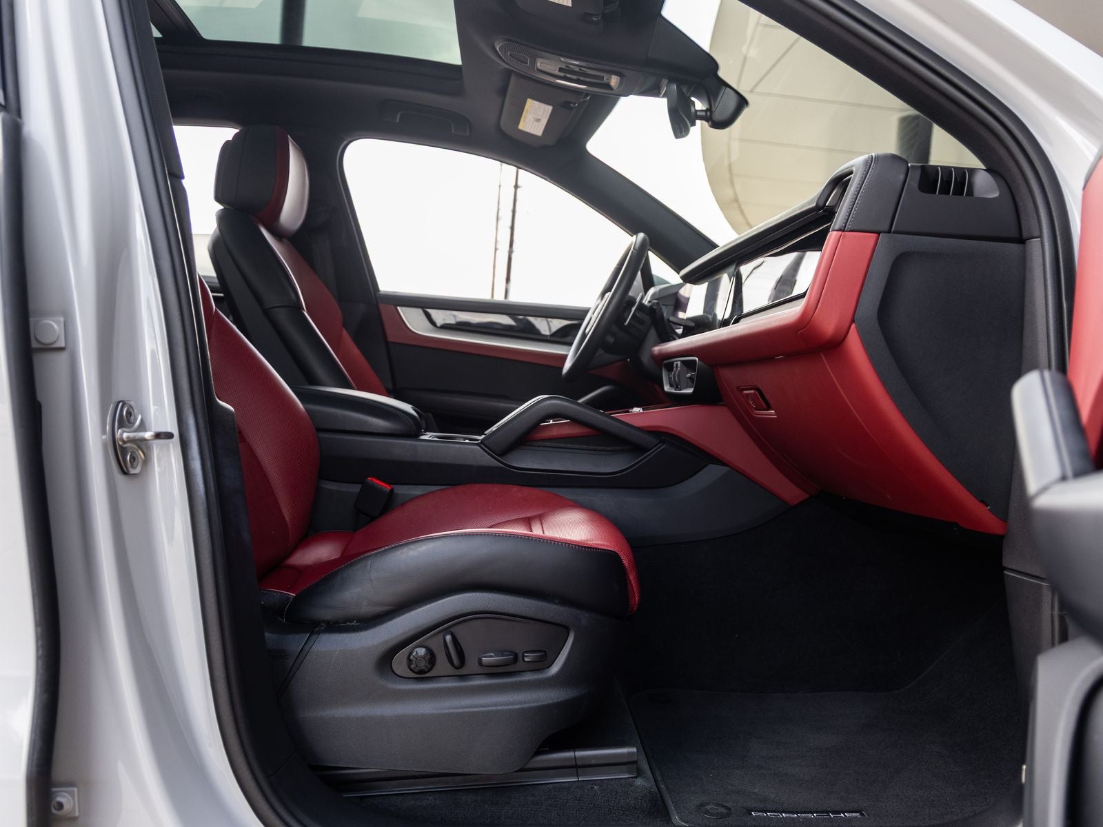 2024 Porsche Cayenne AWD