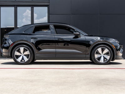2025 Porsche Macan 4 Electric