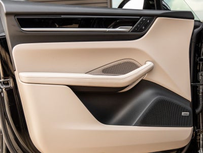 2025 Porsche Macan 4 Electric