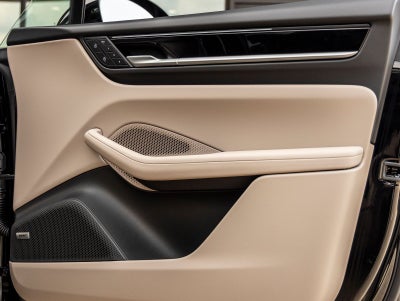 2025 Porsche Macan 4 Electric