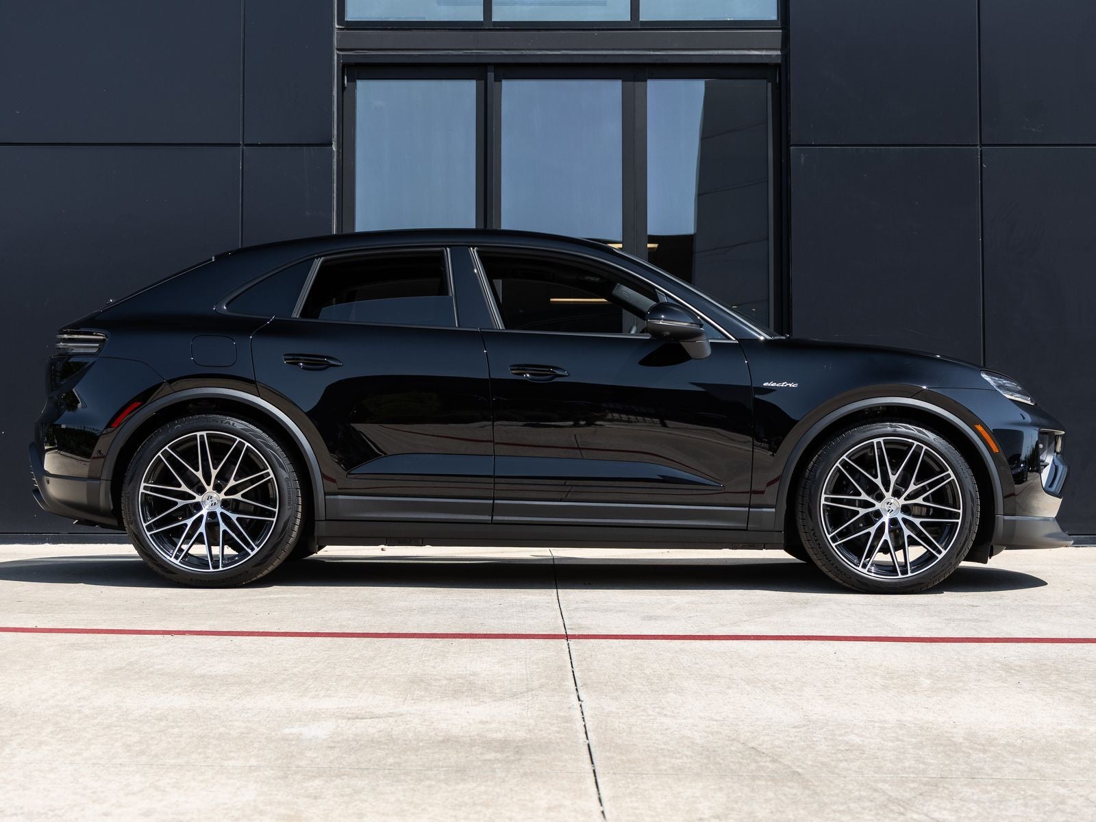 2025 Porsche Macan 4 Electric