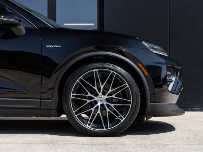 2025 Porsche Macan 4 Electric