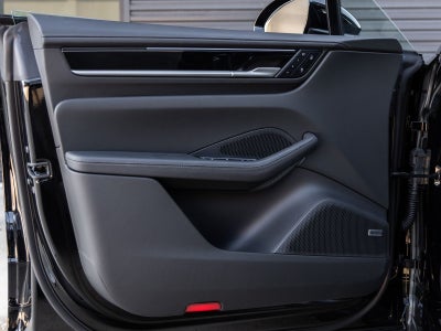 2025 Porsche Macan 4 Electric