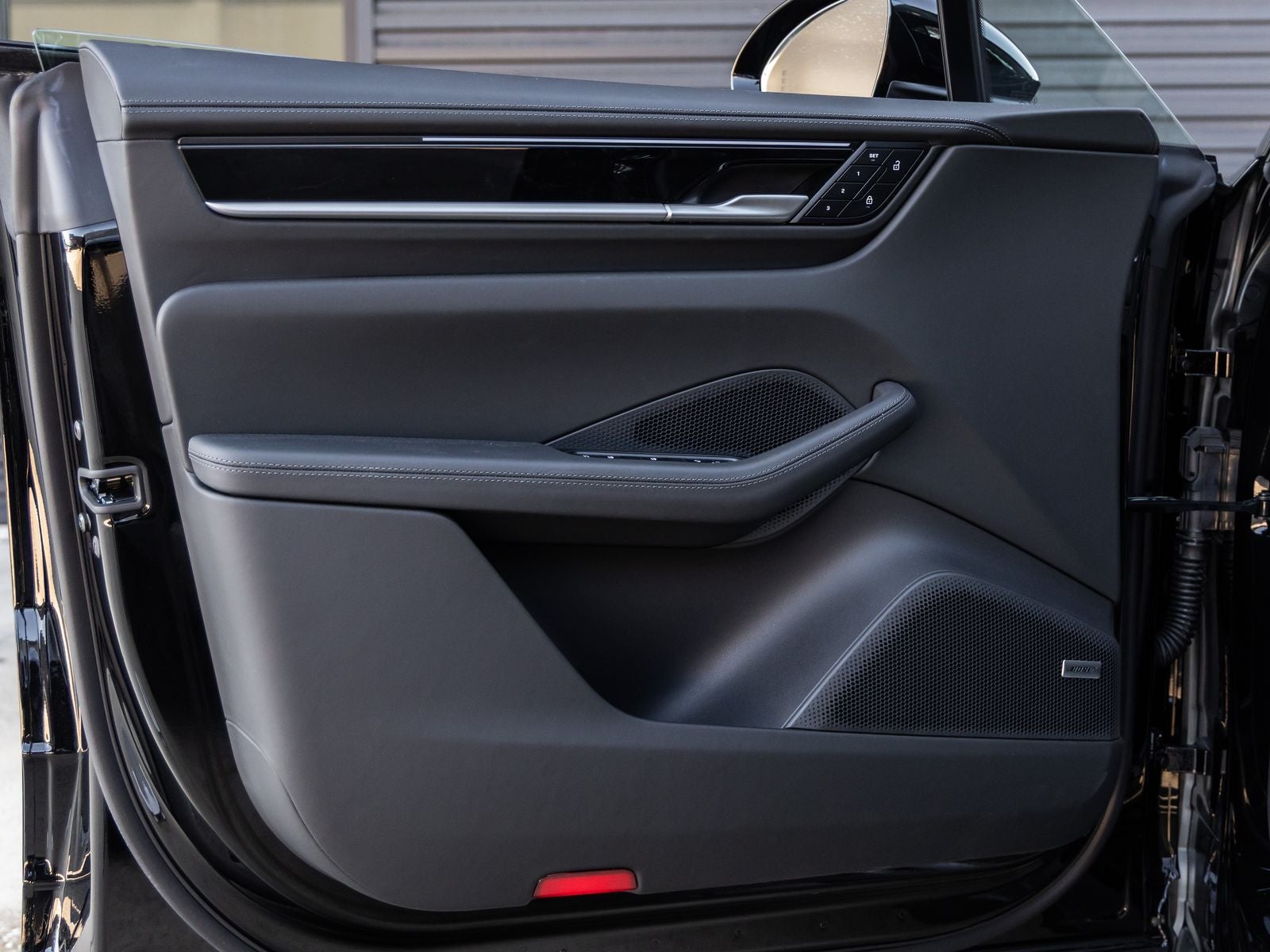 2025 Porsche Macan 4 Electric