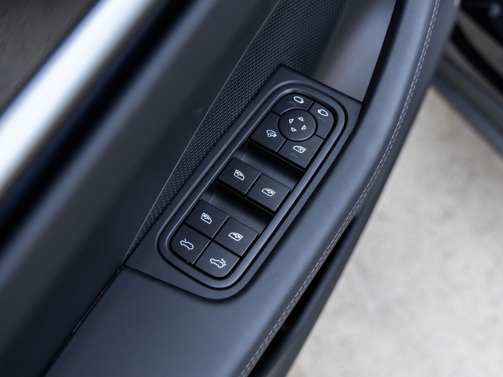 2025 Porsche Macan 4 Electric