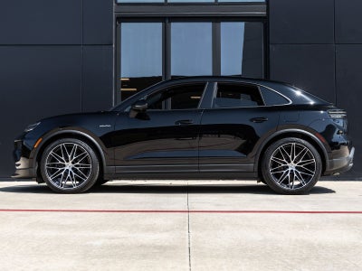 2025 Porsche Macan 4 Electric