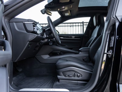 2025 Porsche Macan 4 Electric