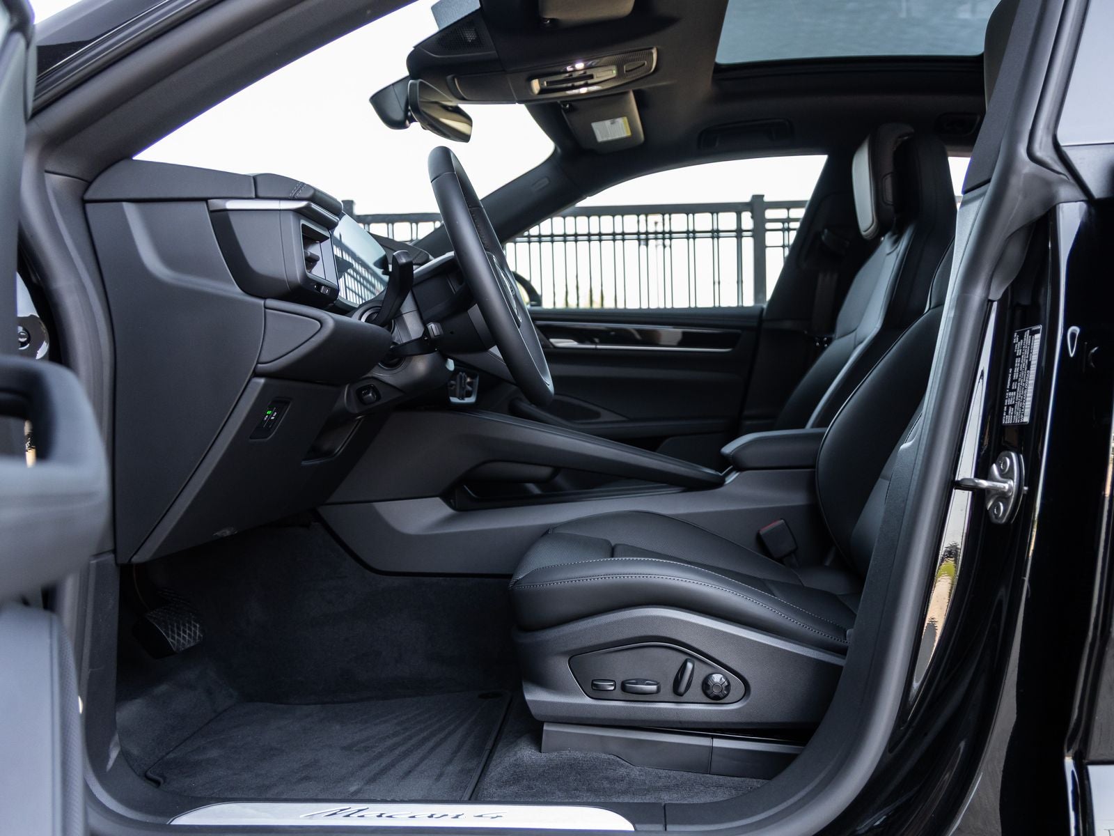 2025 Porsche Macan 4 Electric