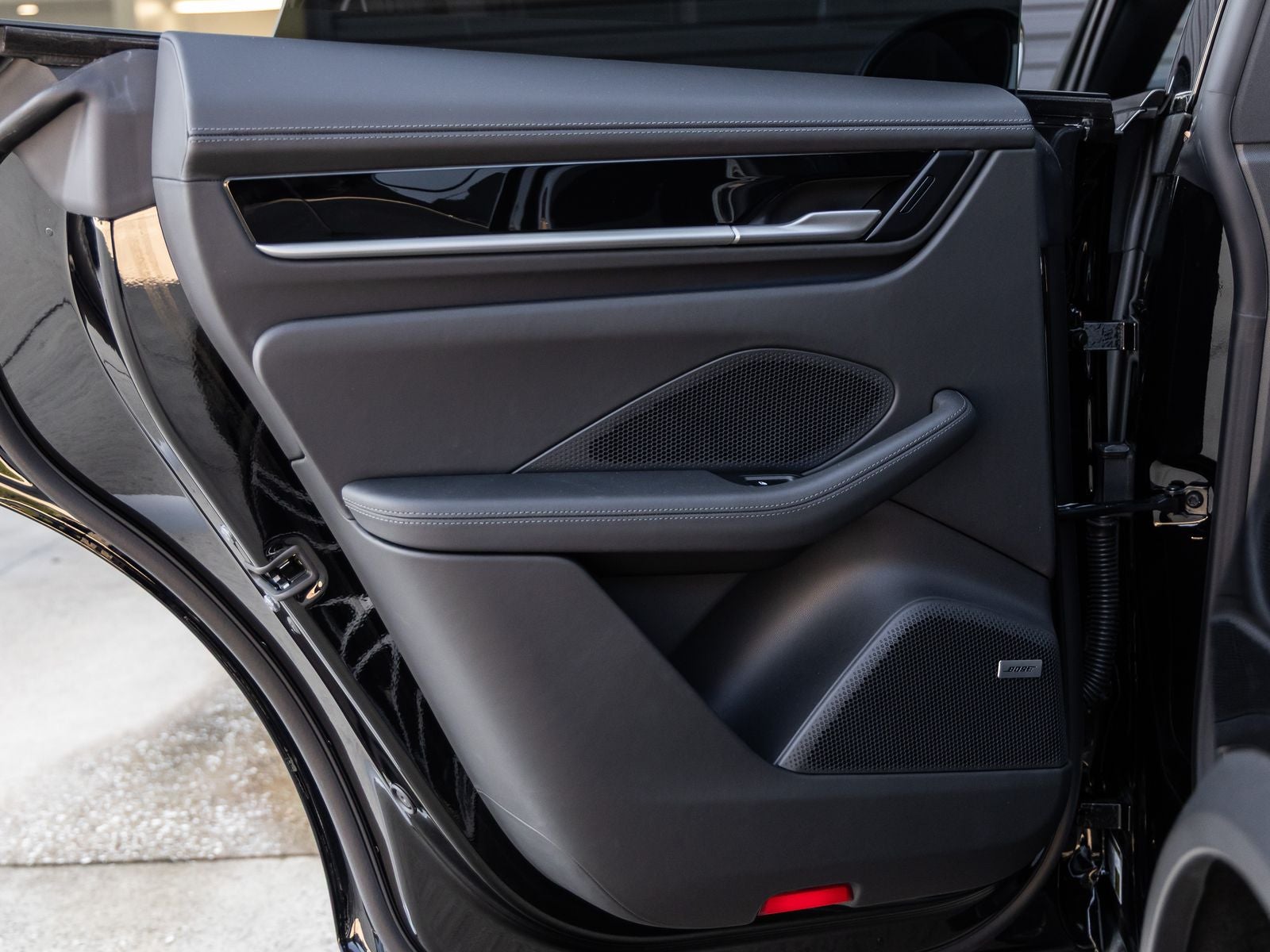 2025 Porsche Macan 4 Electric