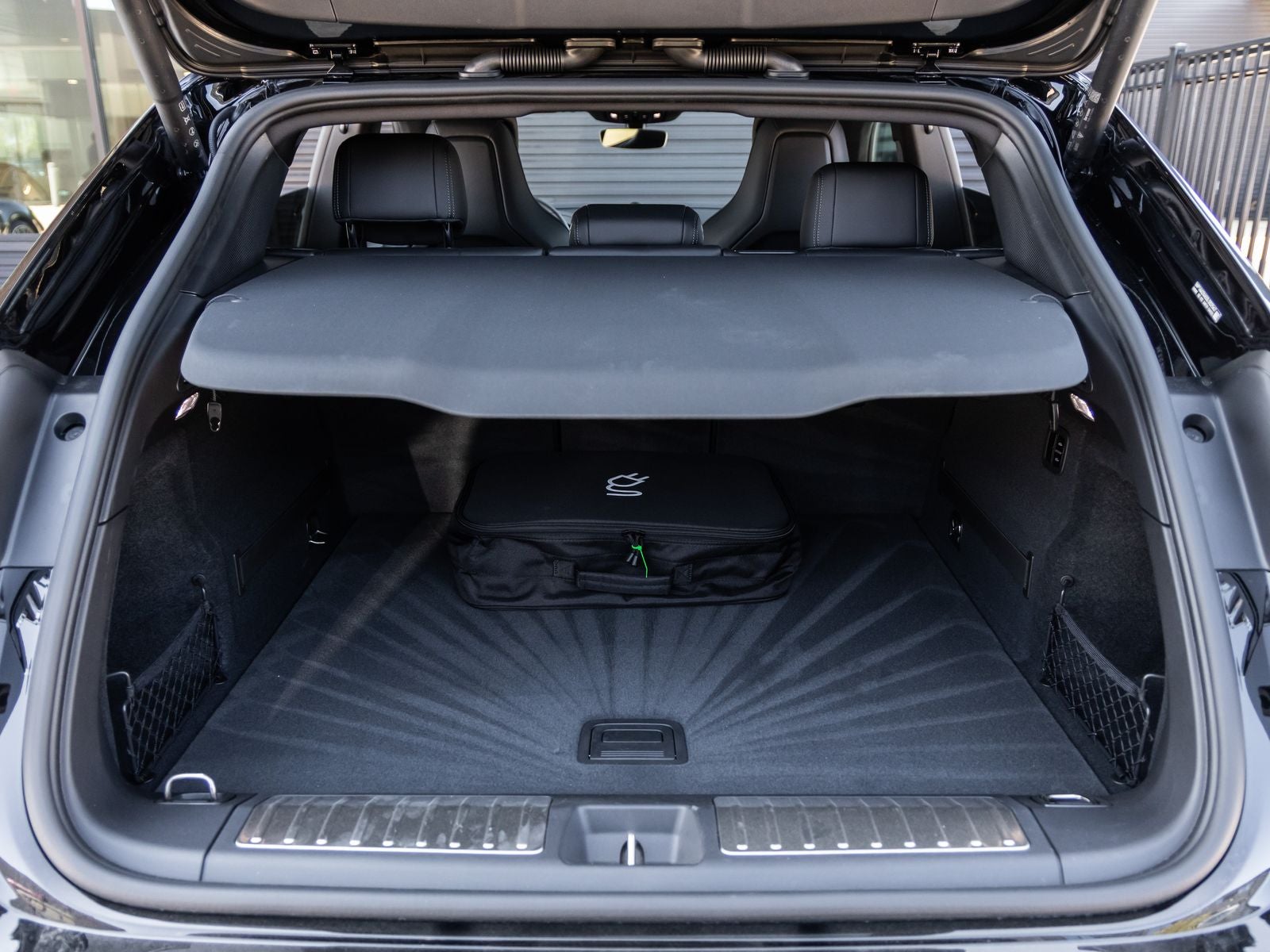 2025 Porsche Macan 4 Electric