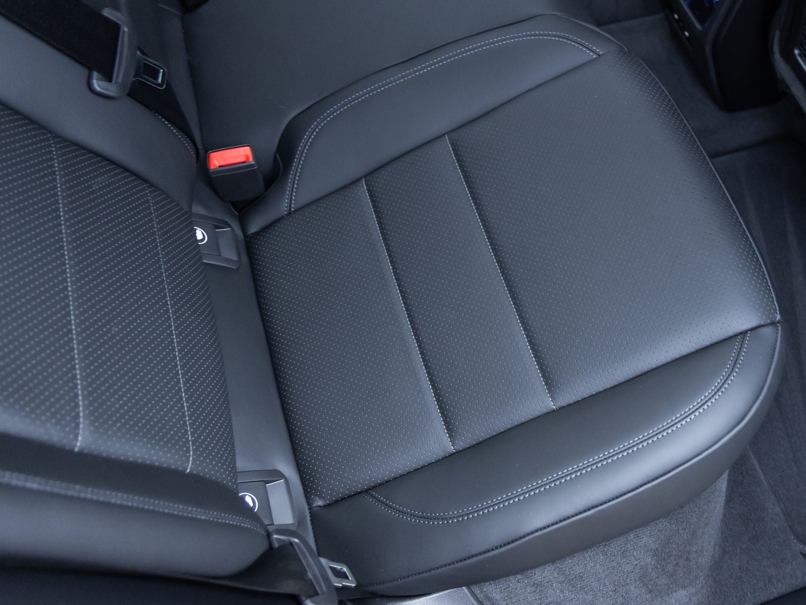 2025 Porsche Macan 4 Electric