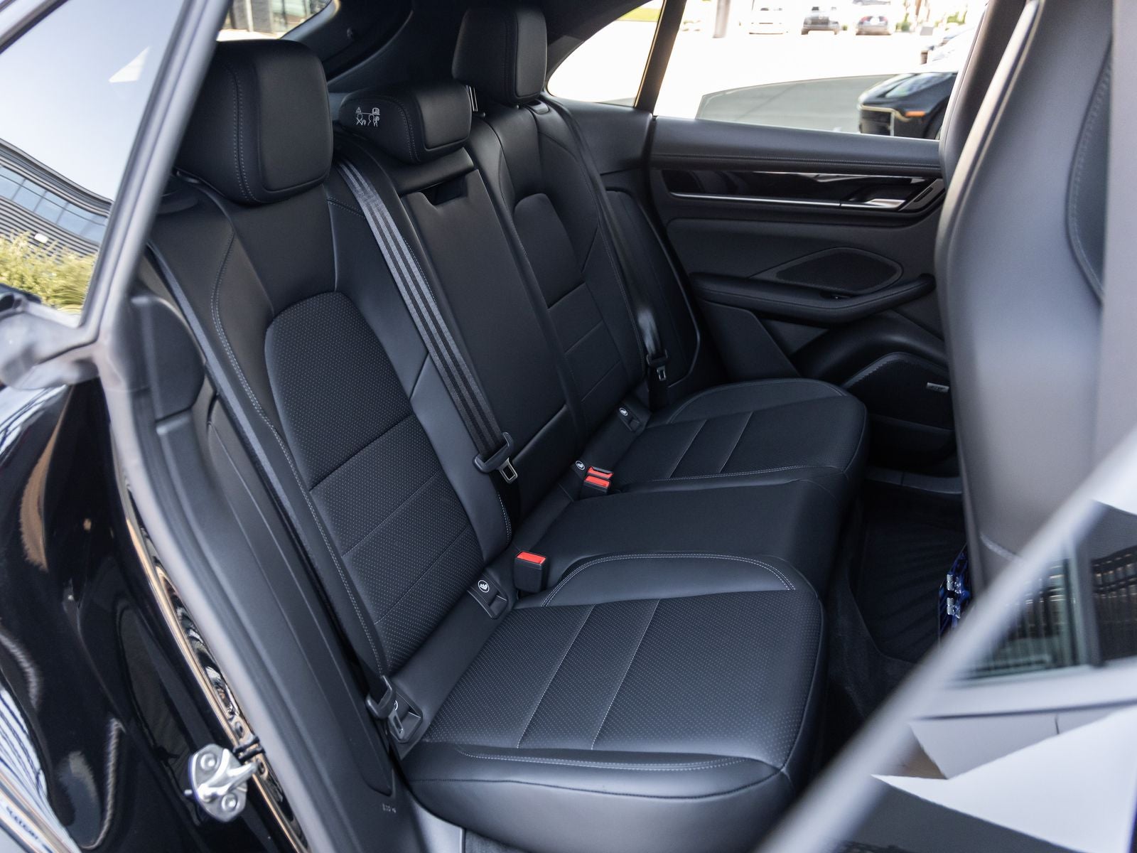 2025 Porsche Macan 4 Electric